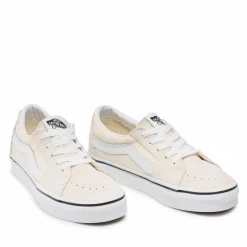 Vans Unisex Sk8 Low Plimsolls Shoes - Classic White / True White