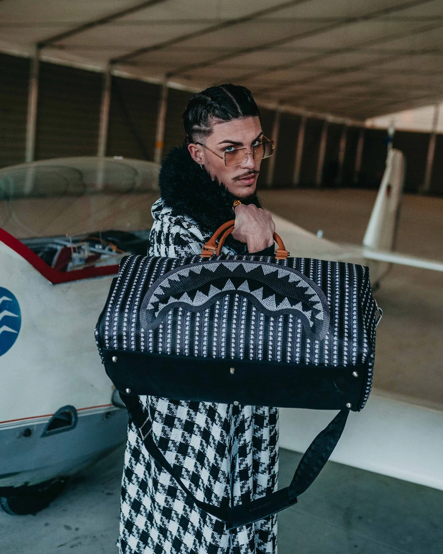 SPRAY GROUND Sprayground Illuchains Duffel Bag - Black / Silver / Brown