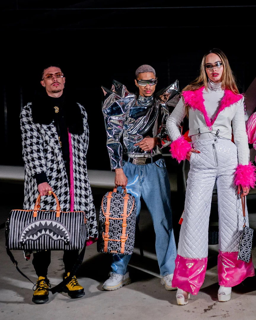 SPRAY GROUND Sprayground Illuchains Duffel Bag - Black / Silver / Brown