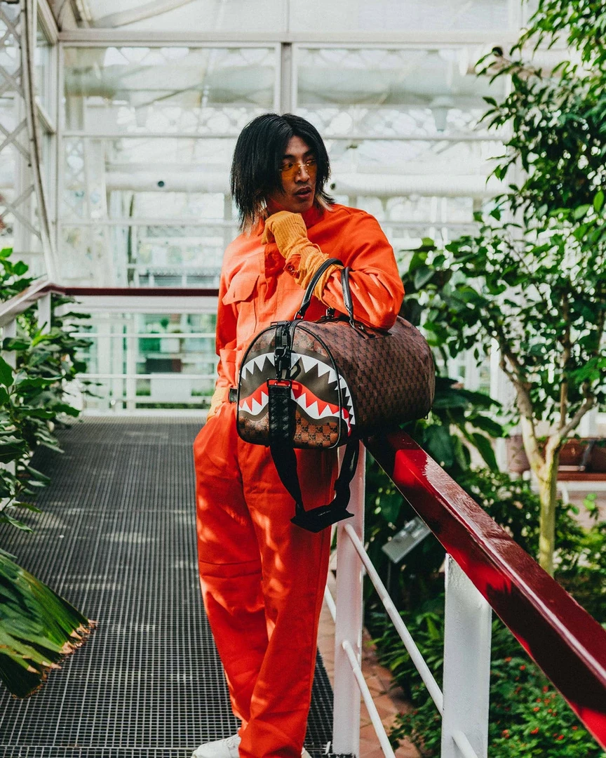 SPRAY GROUND Sprayground Sharks And Skulls Duffel Bag - Brown Check / Red