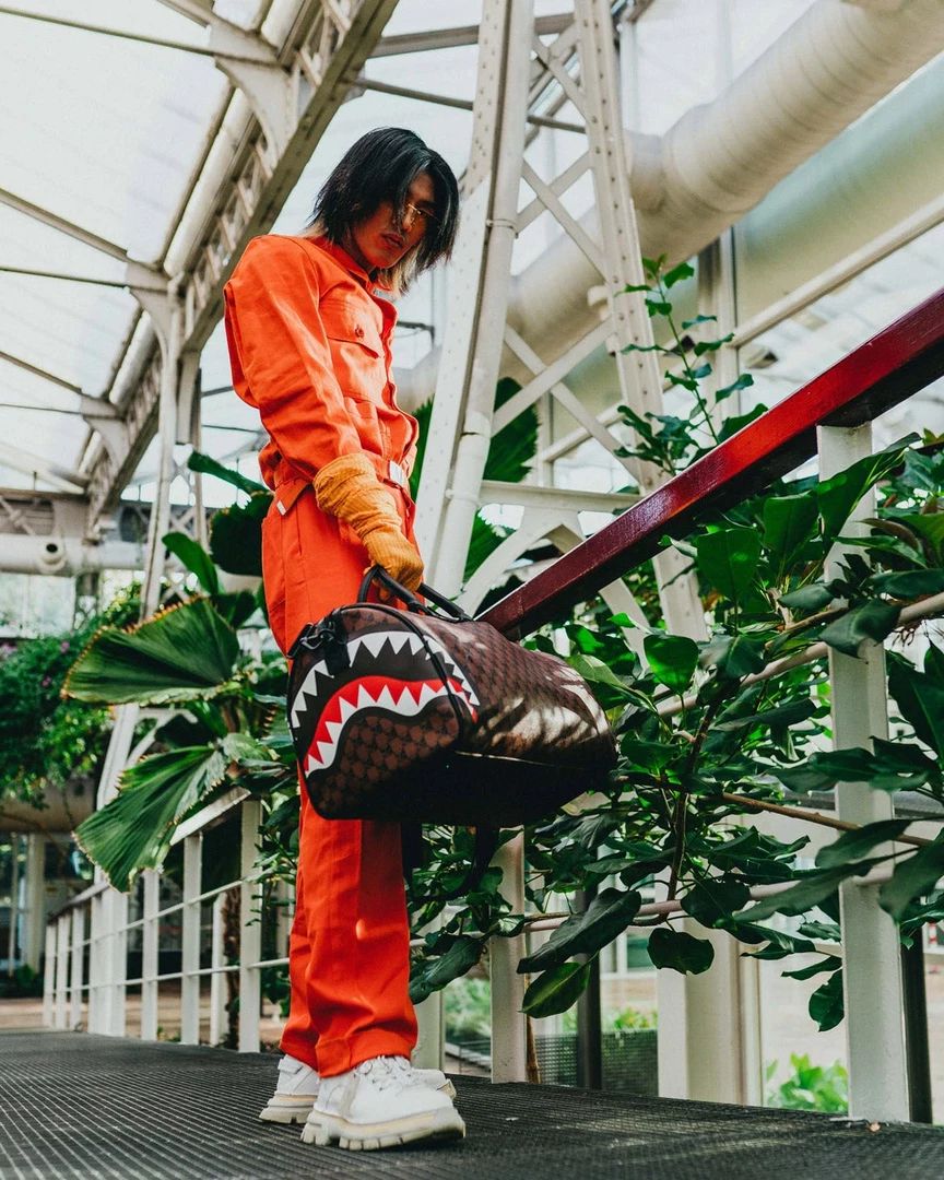 SPRAY GROUND Sprayground Sharks And Skulls Duffel Bag - Brown Check / Red