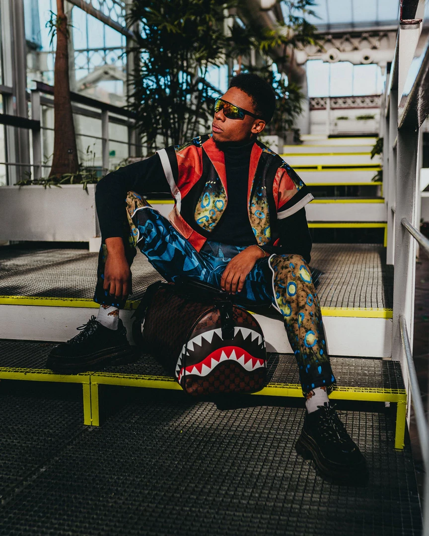 SPRAY GROUND Sprayground Sharks And Skulls Duffel Bag - Brown Check / Red