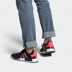 Adidas Men's NMD R1 Shoes - Core Black / Signal Pink / Cloud White