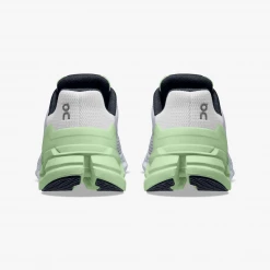 On Running Women's Cloudflyer Shoes - Lavender / Meadow