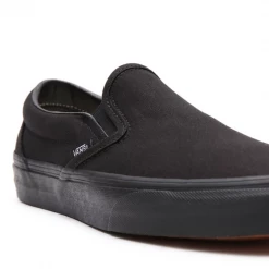 Vans Unisex Classic Slip On Shoes - All Black