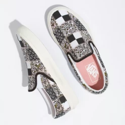 Vans Unisex Patchwork Floral Classic Slip On Shoes - Multi / Marshmallow