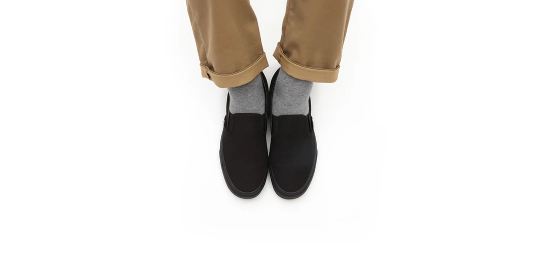 Vans Unisex Classic Slip On Shoes - All Black