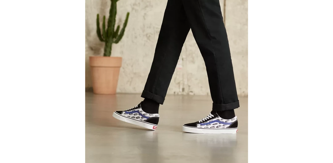 Vans Unisex Blur Boards Old Skool Shoes - Black / Royal Blue