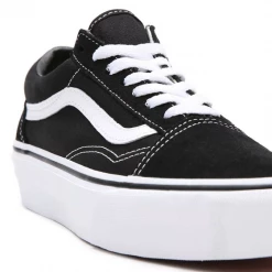 Vans Unisex Platform Old Skool Shoes - Black / White