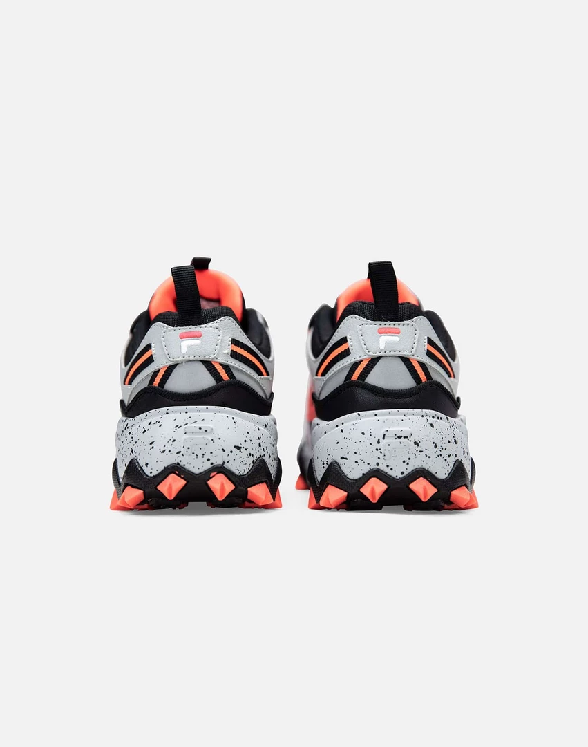 Fila Men's Oakmont TR Shoes - Black / Salmon / Grey