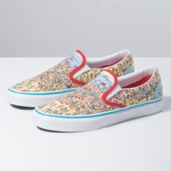 Vans Unisex Where's Waldo Classic Slip On Shoes - Find Steve / Beach