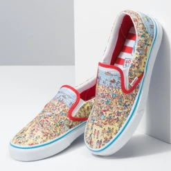 Vans Unisex Where's Waldo Classic Slip On Shoes - Find Steve / Beach